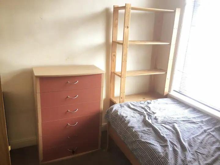Single Room - Town & University Nearby, 24H Bus, Airport-Linked Manchester Eksteriør bilde