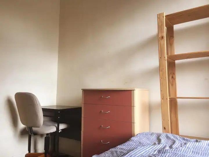 Single Room - Town & University Nearby, 24H Bus, Airport-Linked Manchester Eksteriør bilde